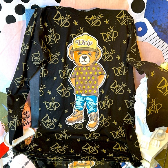 bailey apparel Other - Long sleeve graphic tee. EUC.